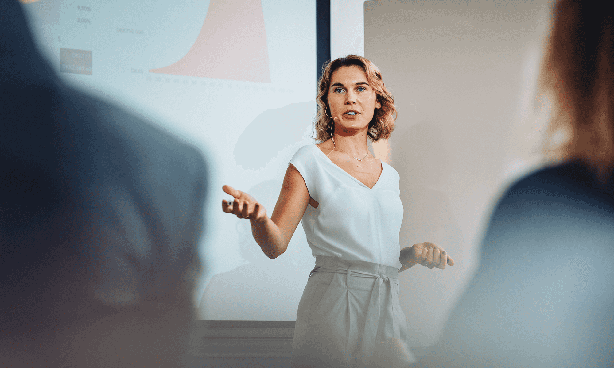 Employee enjoying time at corporate event expecting his FREENOW business travel taxi after