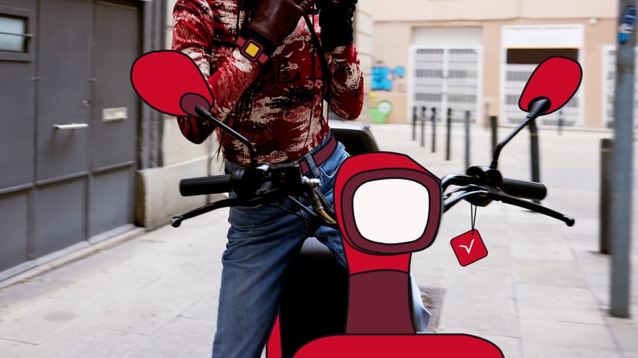 woman on FREENOW escooter